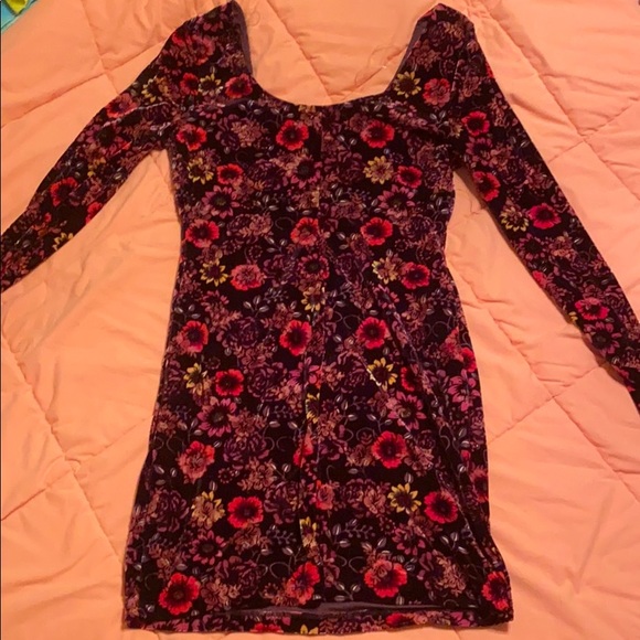 2 dresses - Picture 7 of 7